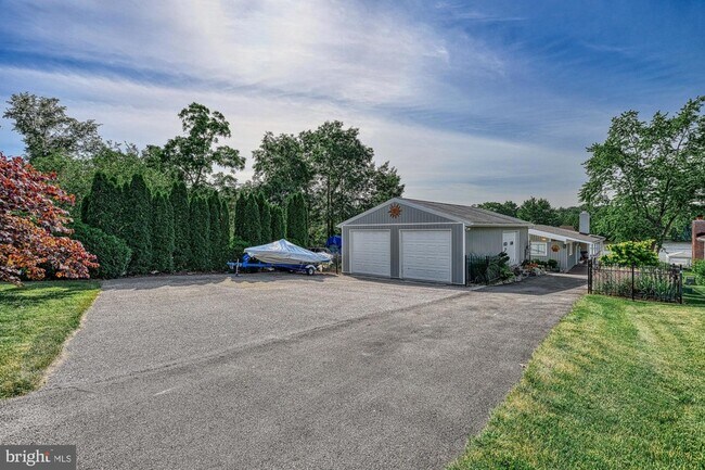 Foto del edificio - 366 Lake Meade Dr
