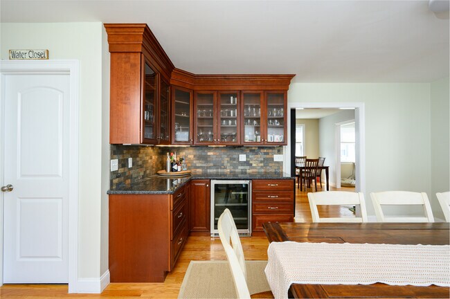 Foto del edificio - 14 Bradbury Ave