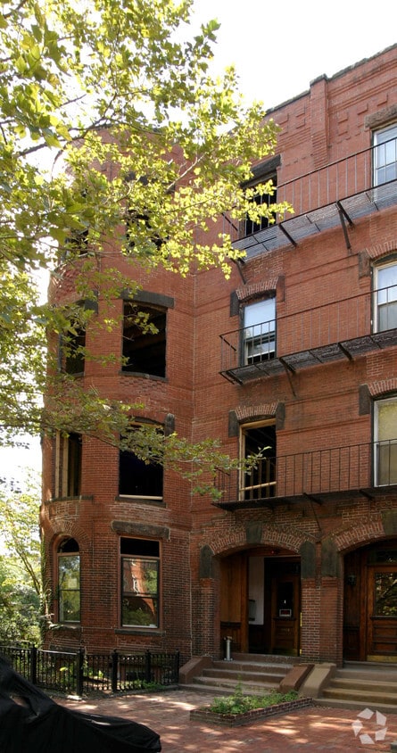 Building Photo - 17 Durham St