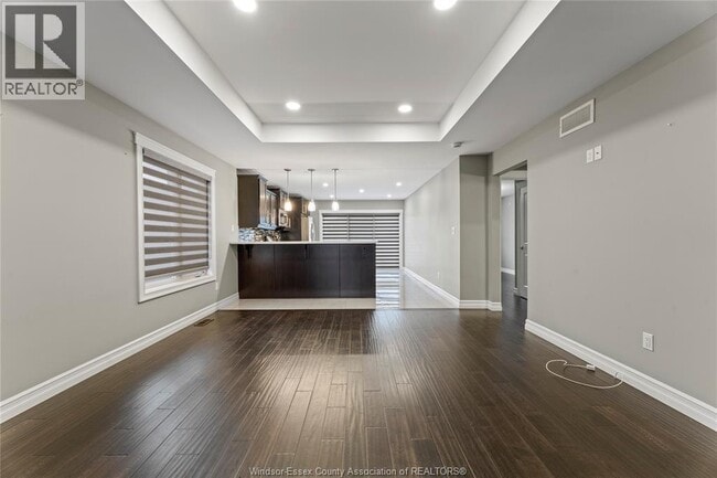 Building Photo - 11948 Thistledown Ave