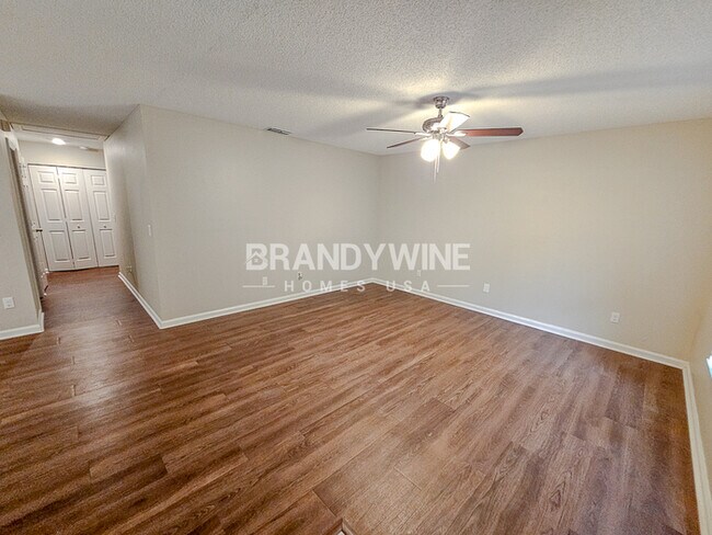 Foto del edificio - Sparkle into 2024! 3BED 2BATH – Apply Now ...