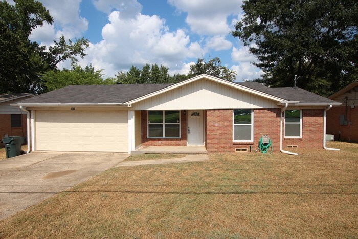 Foto principal - 3 Bedroom Home For Rent Near UT!