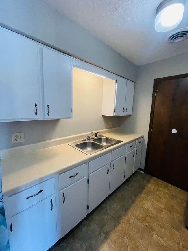 Foto del edificio - 2 Bedroom apartment for rent near EMU