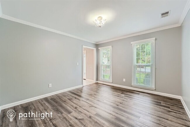 Foto del edificio - 267 NE Sharney Lane NE, Kennesaw, GA, 30144