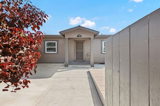 Building Photo - 4661 Larkspur St