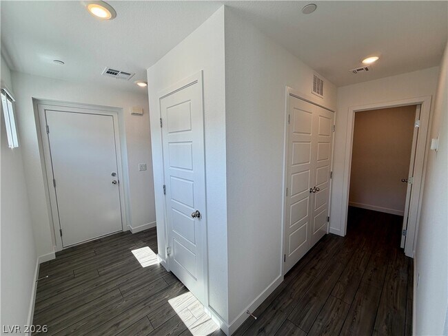 Foto del edificio - 4234 Vivenda St