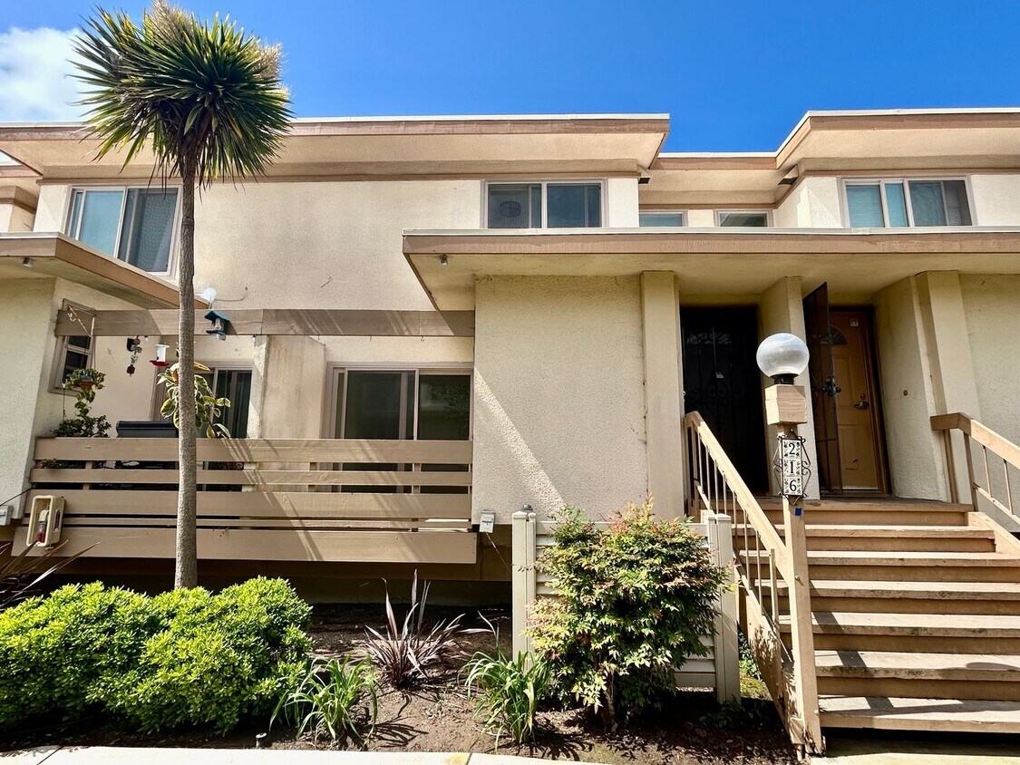Foto principal - 2640 Worden St