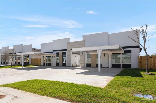 Building Photo - 21 Heron Ave