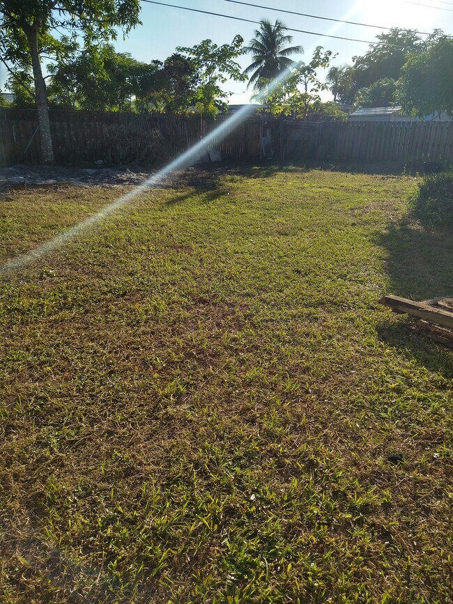 Foto del edificio - 5560 Purdy Ln