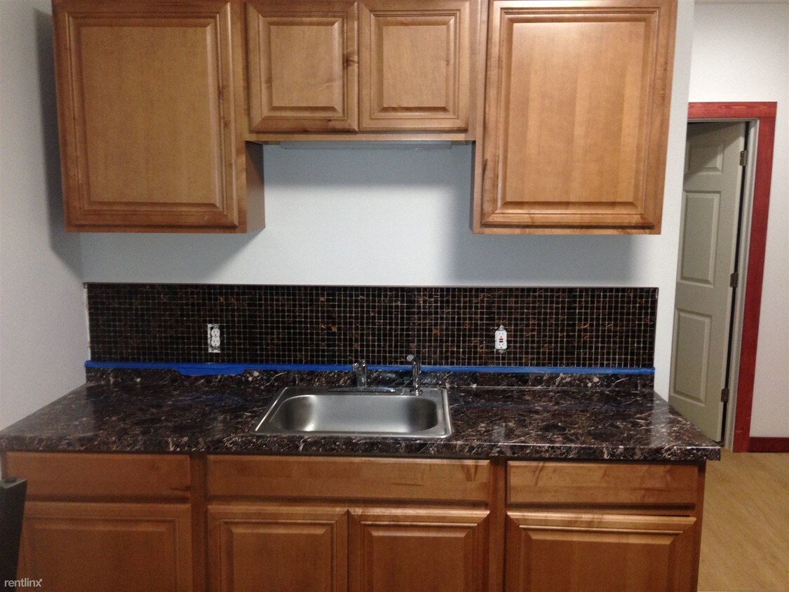 91 Mansfield Ave, Willimantic, CT 06226 Condo for Rent in Willimantic