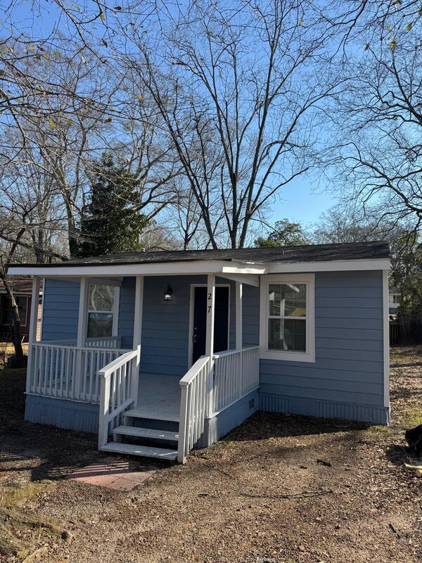 Building Photo - 27 Domineck St