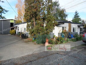 Building Photo - 2110-2116 NE 85th St