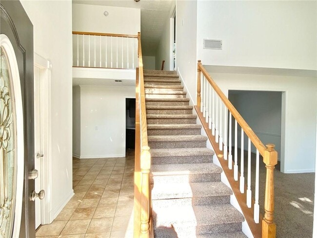 Building Photo - 640 Suwanee Lakes Cir NW