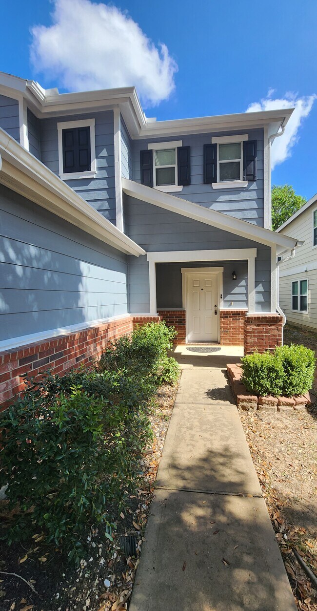 Building Photo - 18222 Valebluff Ln