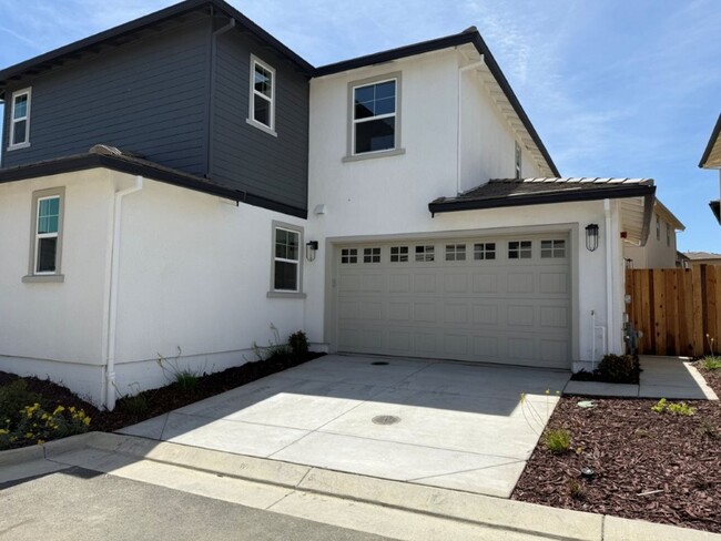 Building Photo - Brand New Desirable One Lake Subdivision -...