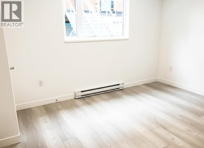 Photo du bâtiment - 321 E 16th Ave