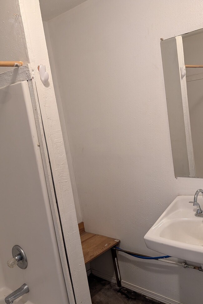 Building Photo - 805 Avenue C