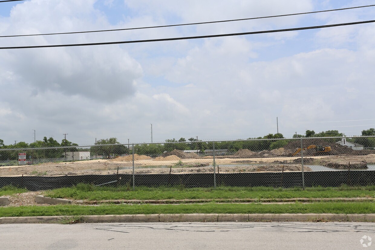 East Meadows Apartments San Antonio, TX