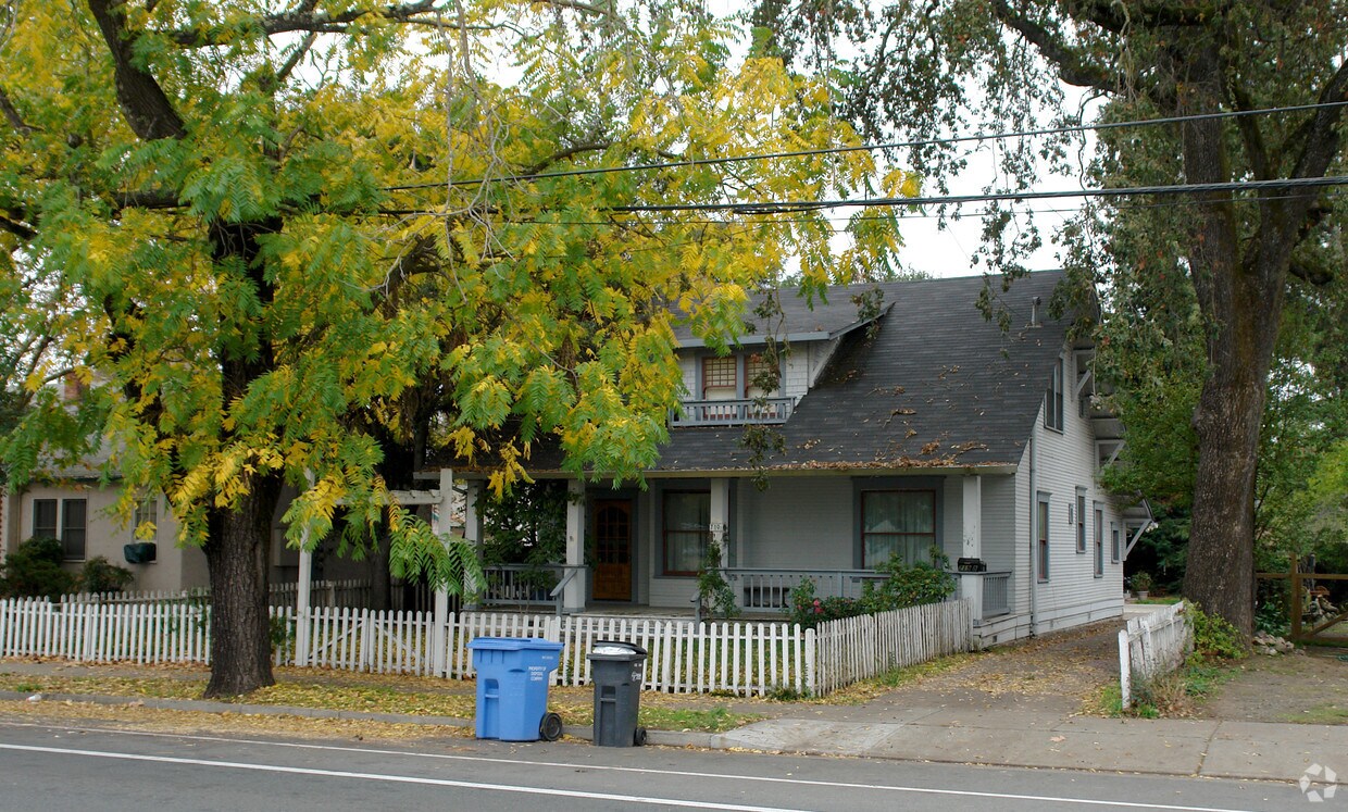 Foto principal - 719 North St