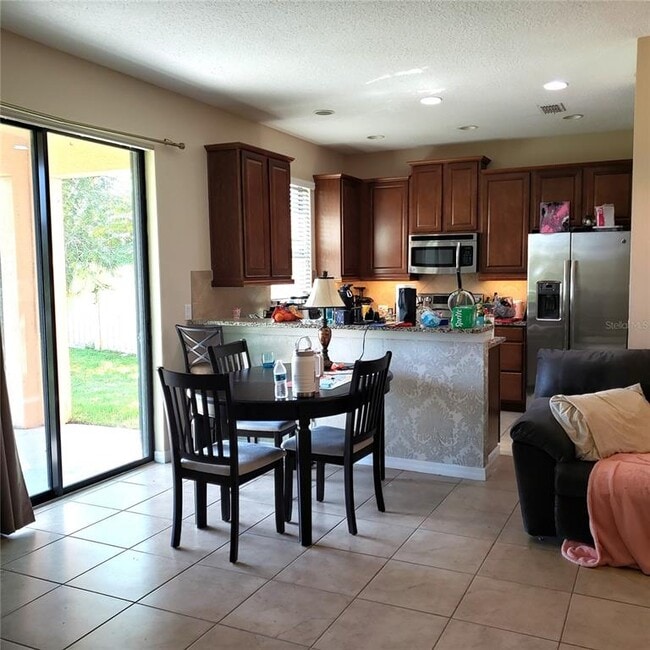 Building Photo - 2020 Leather Fern Dr