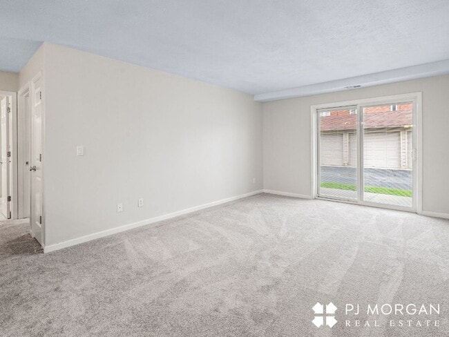 Building Photo - 2 Bedroom, 2 Bathroom Condo