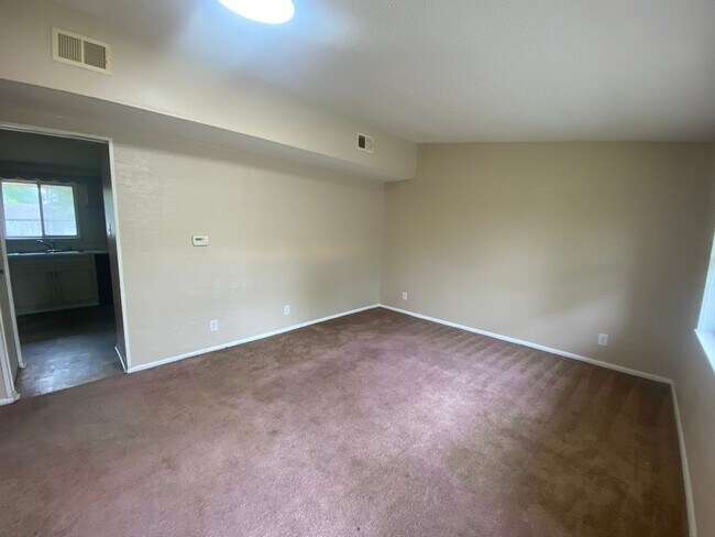 Foto del edificio - 3 Bed 1.5 Bath House