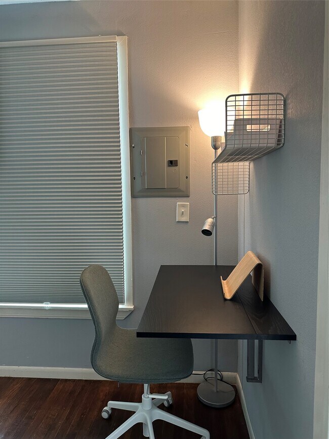 Foto del edificio - 4302 Polk St