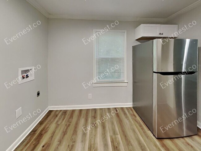 Foto del edificio - 2168 Rexford Dr