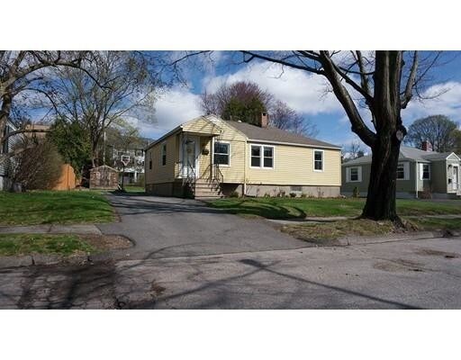 Primary Photo - 9 Rosewood Dr
