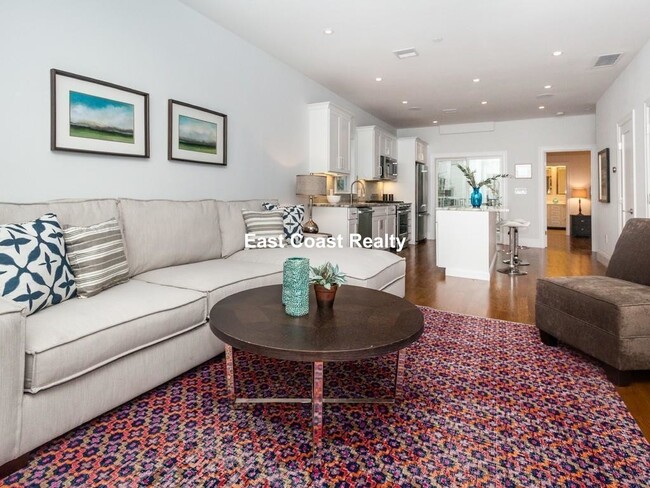 Building Photo - 36 Rossmore St