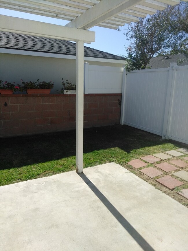 Building Photo - 2710 183rd St