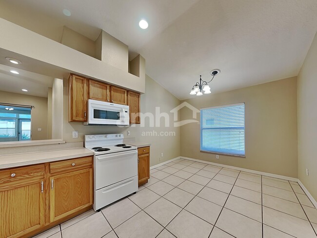 Building Photo - 15511 Montilla Loop