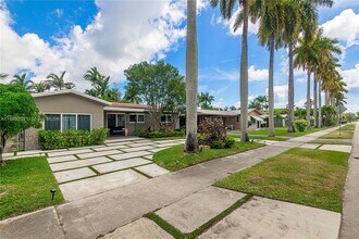 Building Photo - 1521 Arthur St