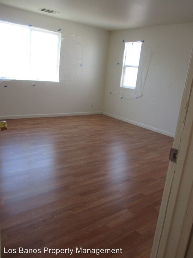 Building Photo - 4 br, 2.5 bath House - 2374 S Rock Creek Dr.
