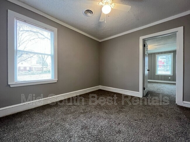 Building Photo - 905 Frayser Cir