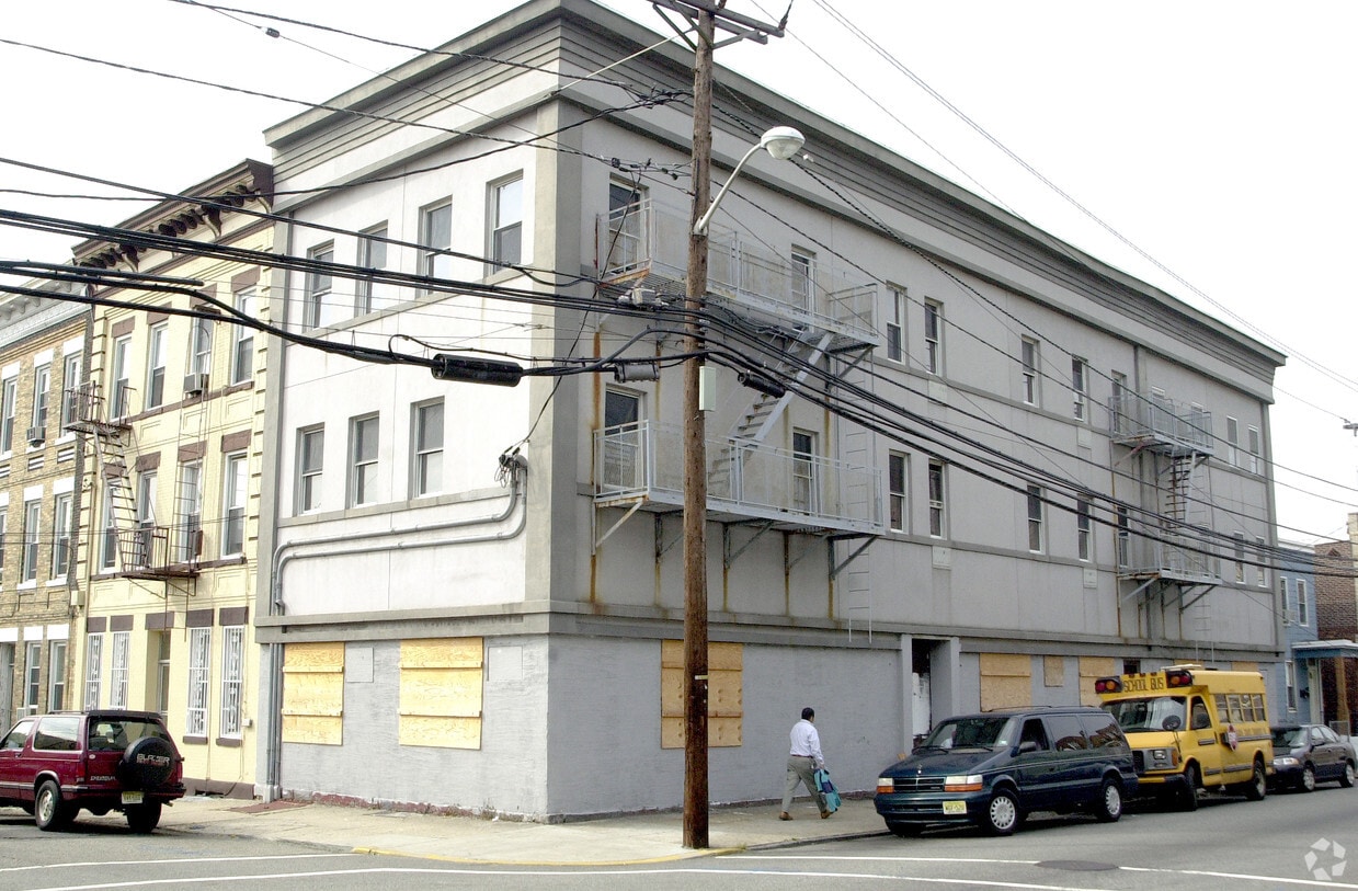 6027 Adams St, West New York, NJ 07093 Apartments in West New York