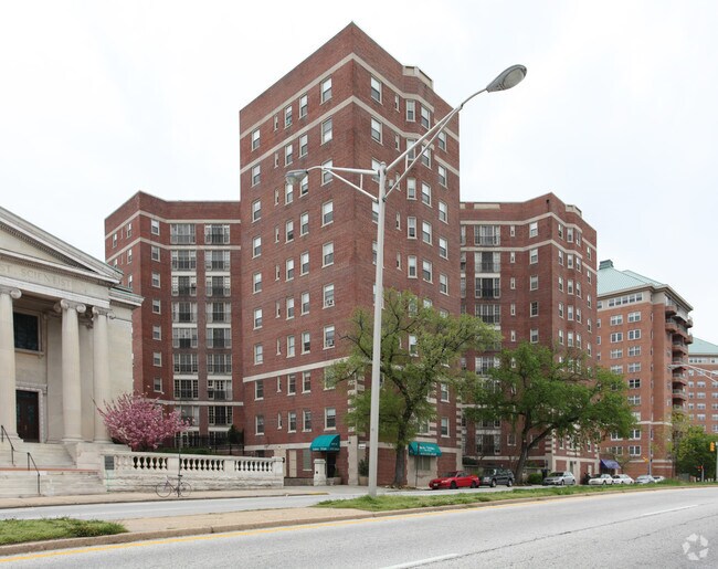 100 West University Apartments Rentals Baltimore, MD