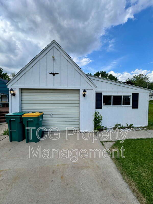Building Photo - 512 W Stanton St