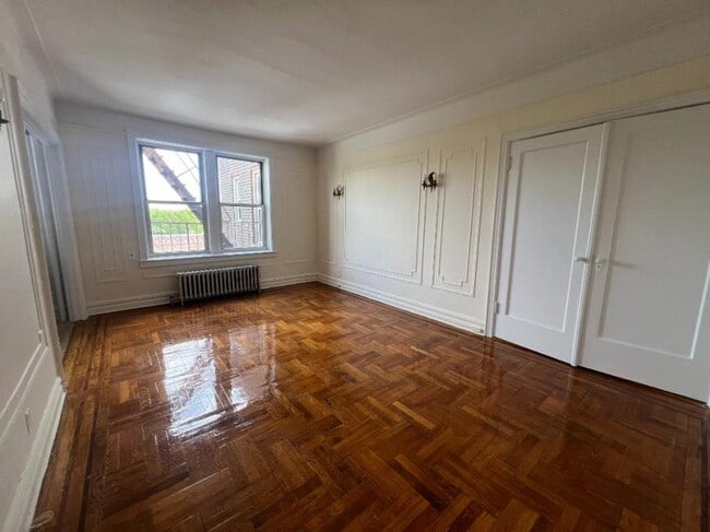 Foto del edificio - 0 bedroom in SUNNYSIDE NY 11104