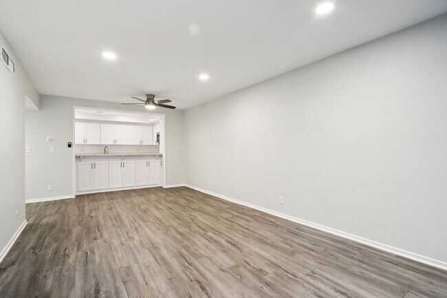 Interior Photo - 312 S. Willaman Drive