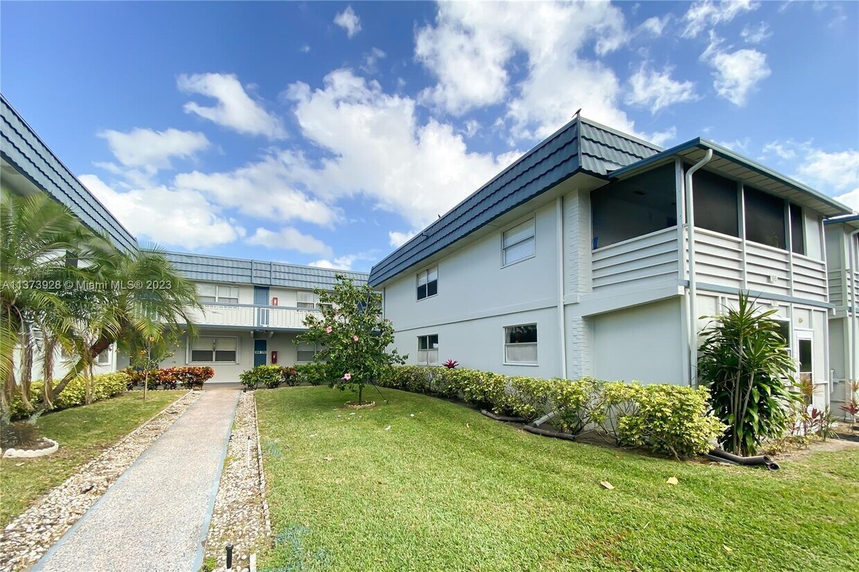 195 Tuscany Ln Unit 195, Delray Beach, FL 33446 Condo for Rent in