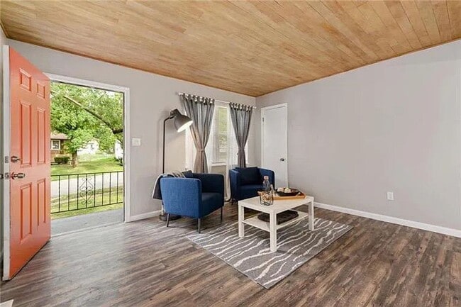 Building Photo - Spacious 3-Bedroom with Finished Basement ...