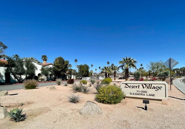 Foto del edificio - COMING SOON!!! LOVELY 2 Bed/2 Bath Condo Across From The River!!!