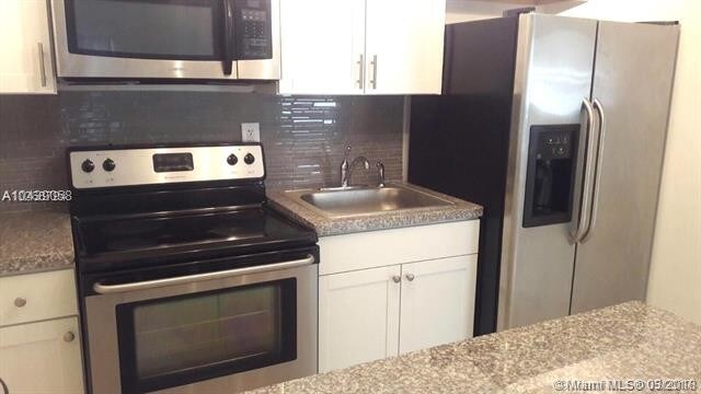 Foto principal - 4301 NW South Tamiami Canal Dr