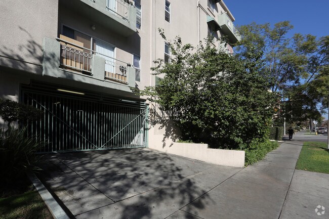 Building Photo - Berendo Apartments