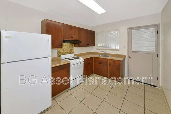 Foto del edificio - 8049 Greenridge Dr