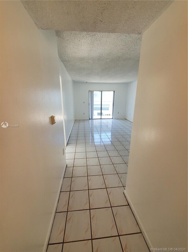 Foto del edificio - 16750 NE 10th Ave