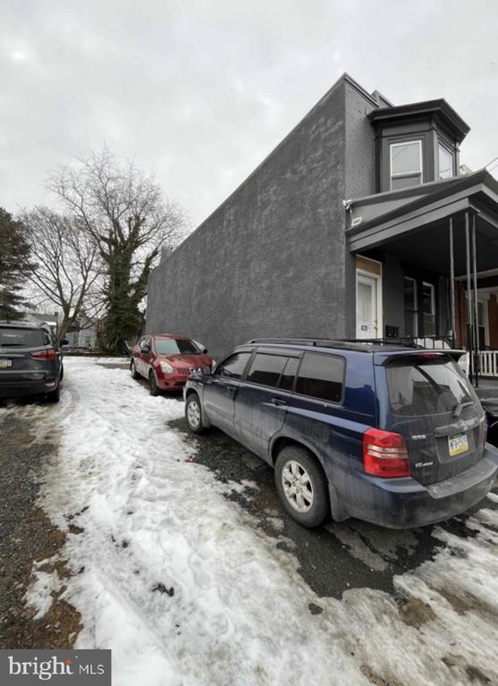 Foto principal - 429 1/2 W Vine St