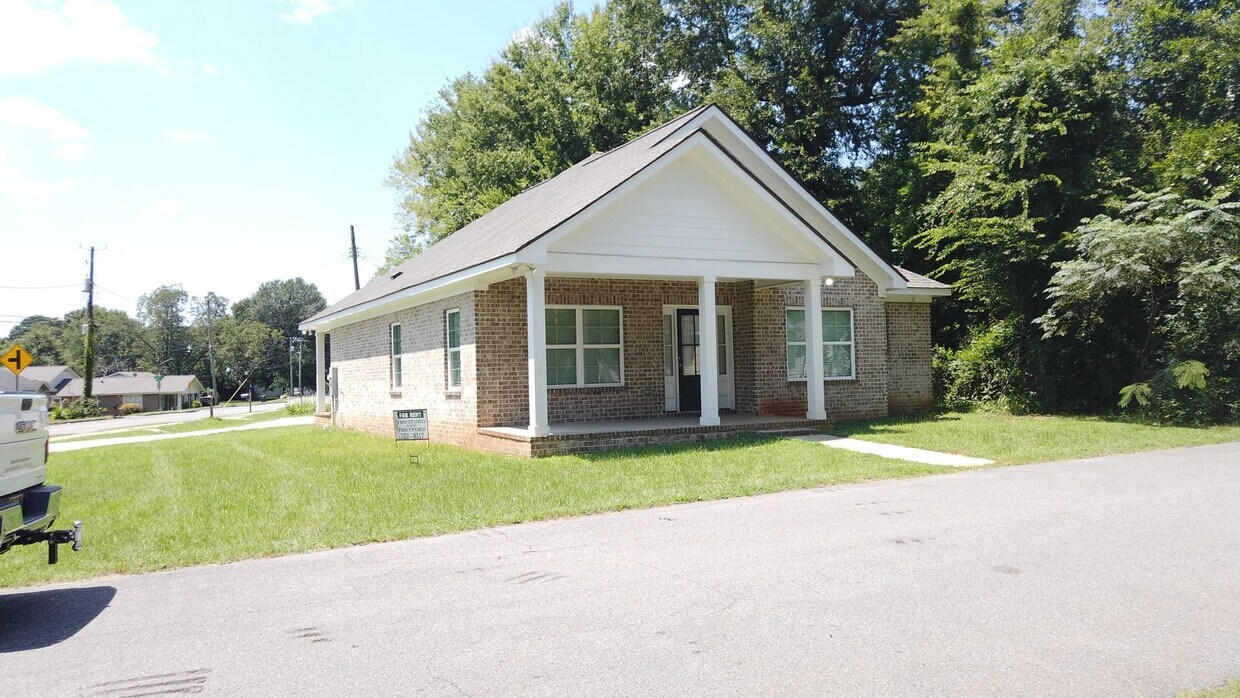 Primary Photo - 2402 Prince Ave