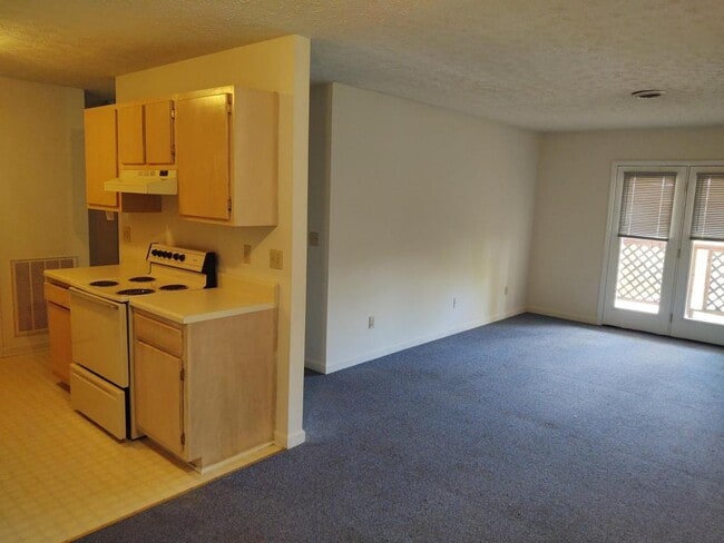 Building Photo - 305 Farside Dr. #9 Rogersville, TN 37857